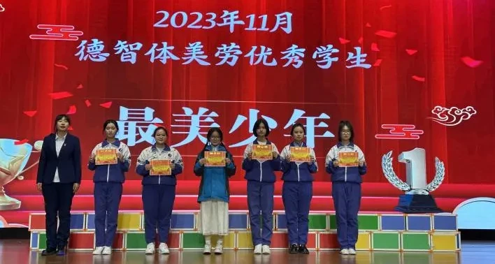篮球艰苦训练的句子简短英语_0